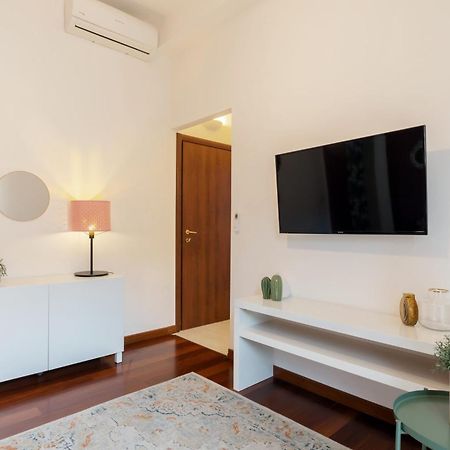 Duomo - Citylife Pink Vintage Apt Center Milan Apartment Exterior photo
